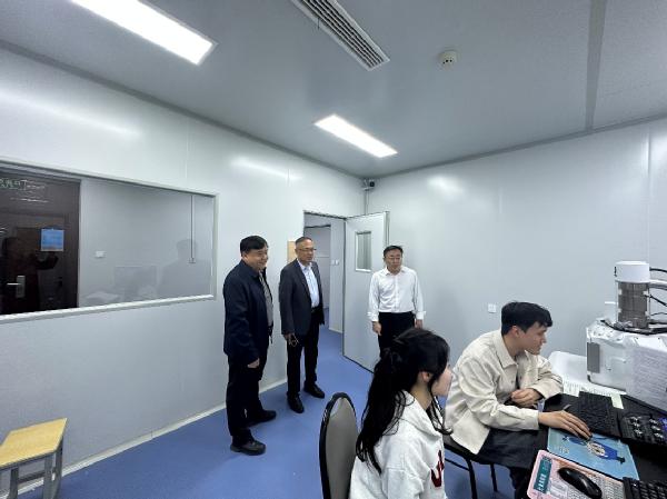 青岛三凯医学科技有限公司王鲁生一行调研走访化学与药学院