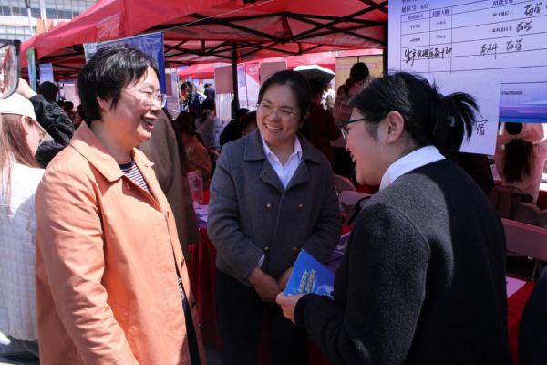 化学与药学院领导深入青岛农业大学2026届毕业生春季双选会现场